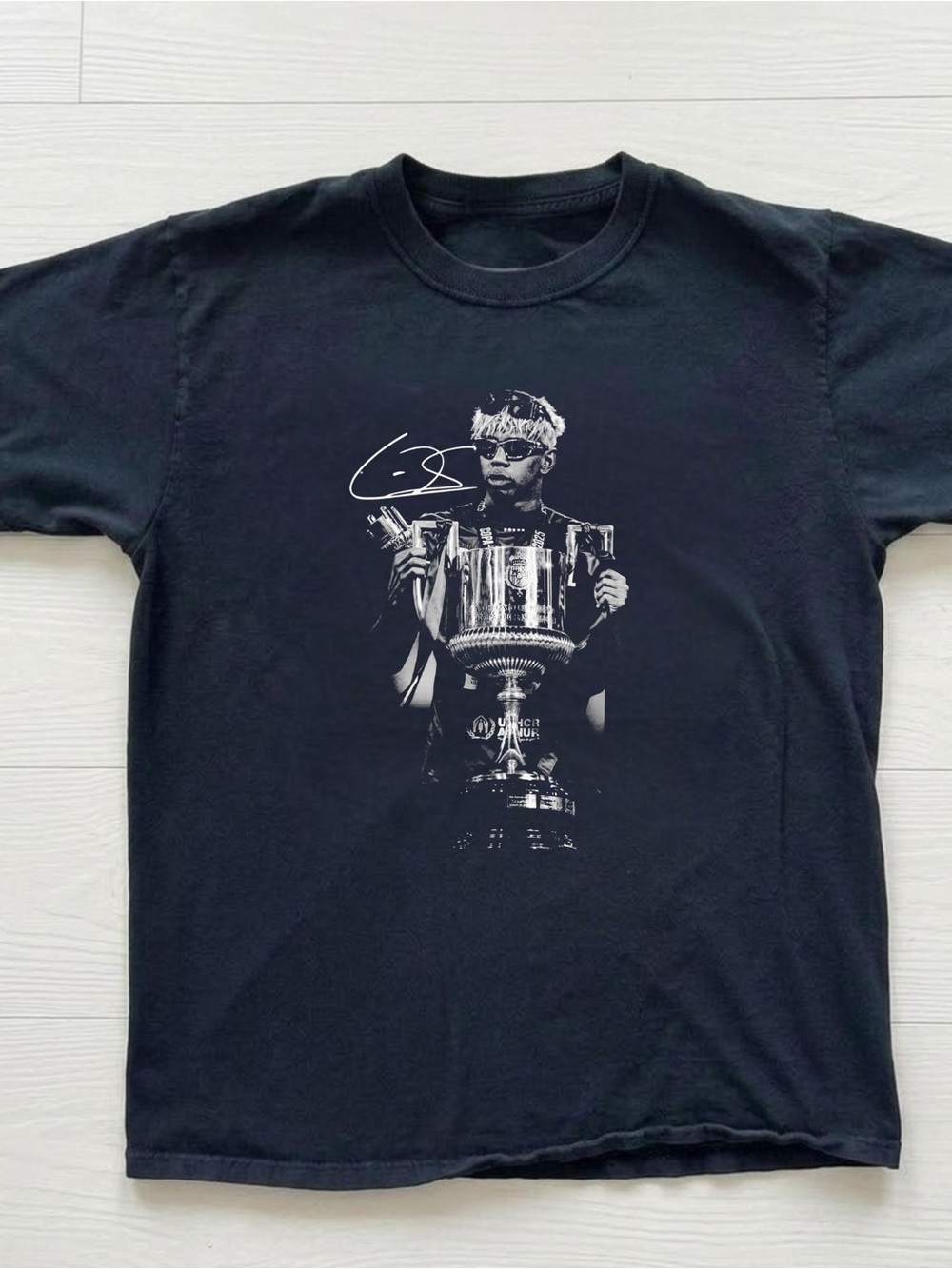 Black Graphic Yamal Trophy Print Men’s T‑Shirt